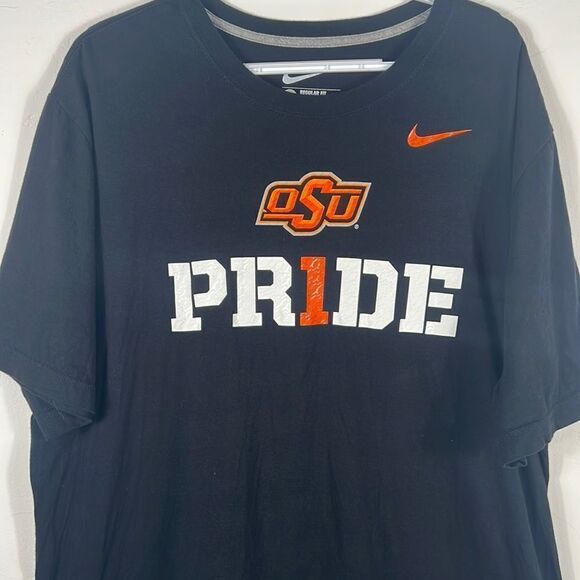 🏈 OKLAHOMA STATE COWBOYS NIKE  “Pride” Patterned Rubber Lettering Sz 2XL - EUC - Picture 1 of 7